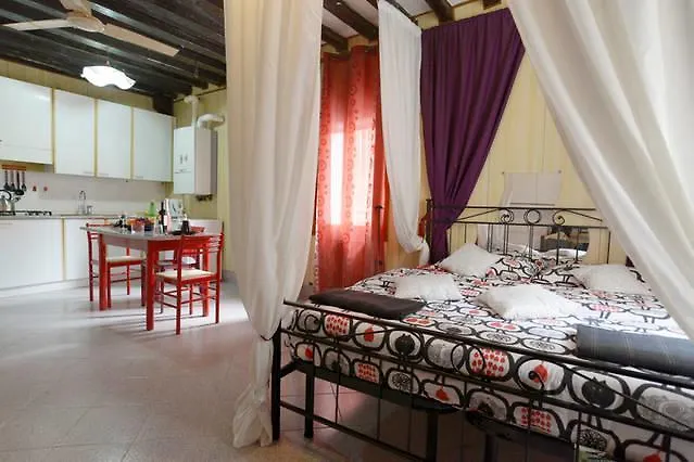 Mario Apartment 1000 Venice