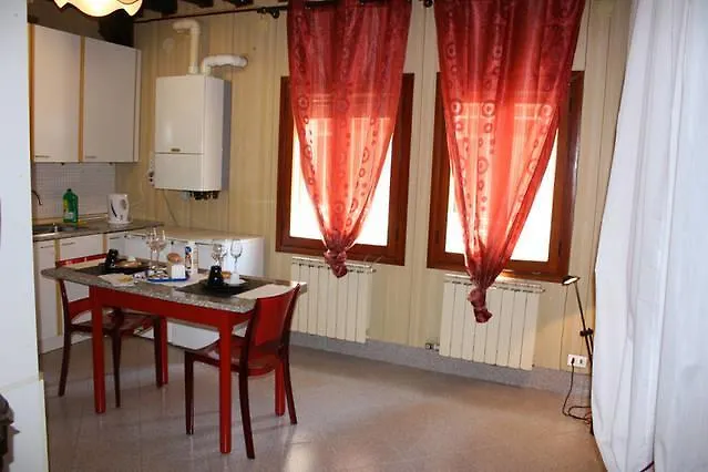 Mario Apartment 1000 Venice