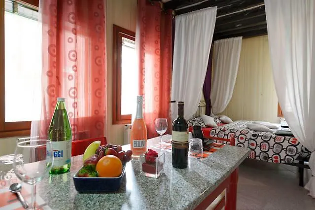 Mario Apartment 1000 Venice