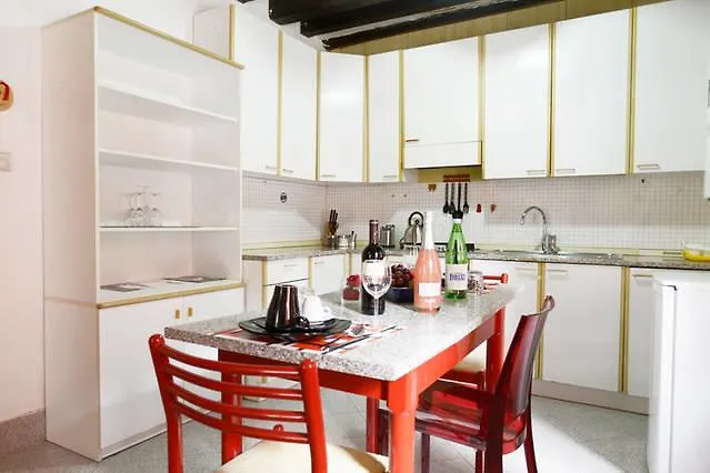 Mario Apartment 1000 Venice